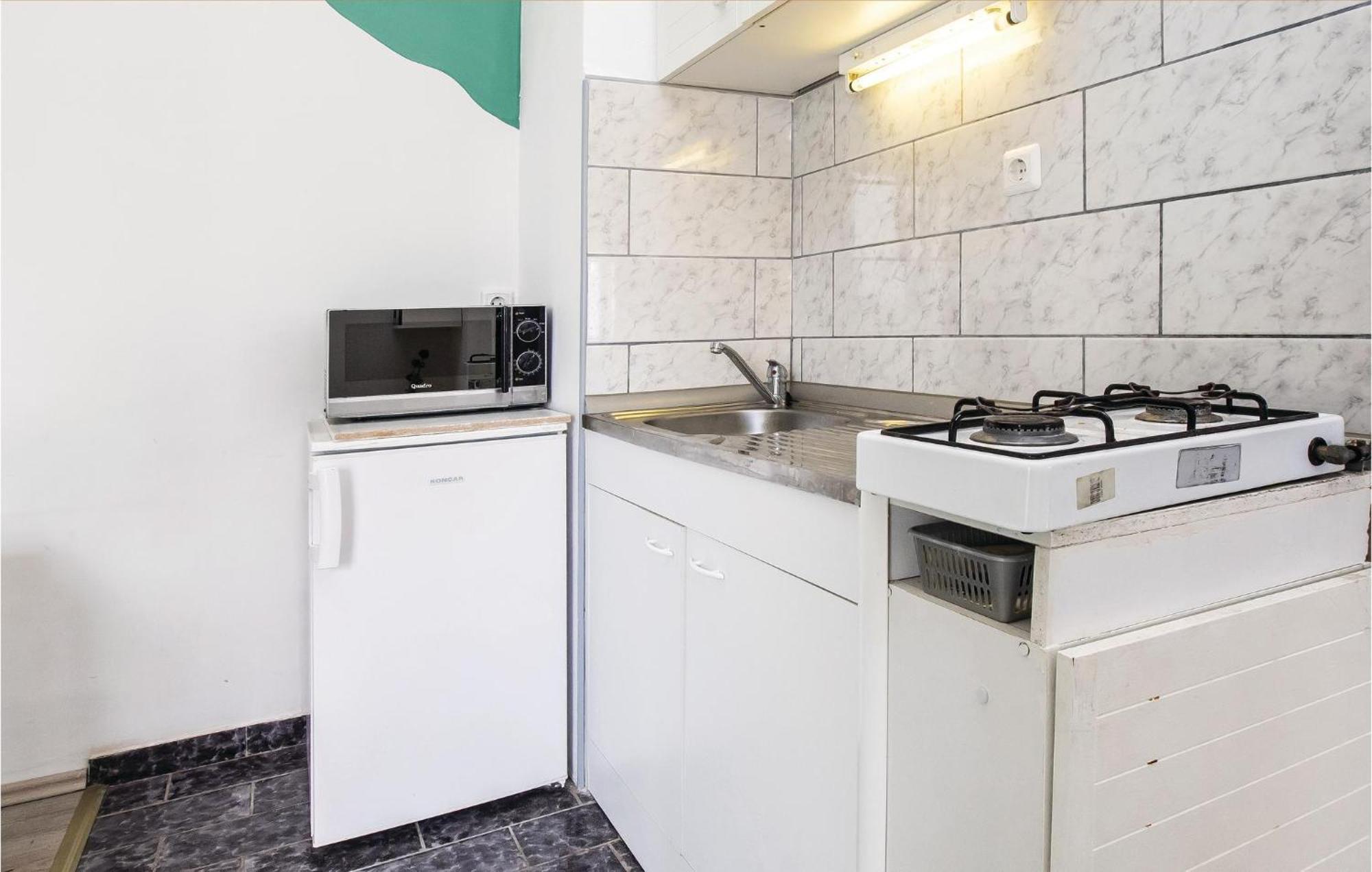 Cozy Apartment In Split With Kitchenette Buitenkant foto