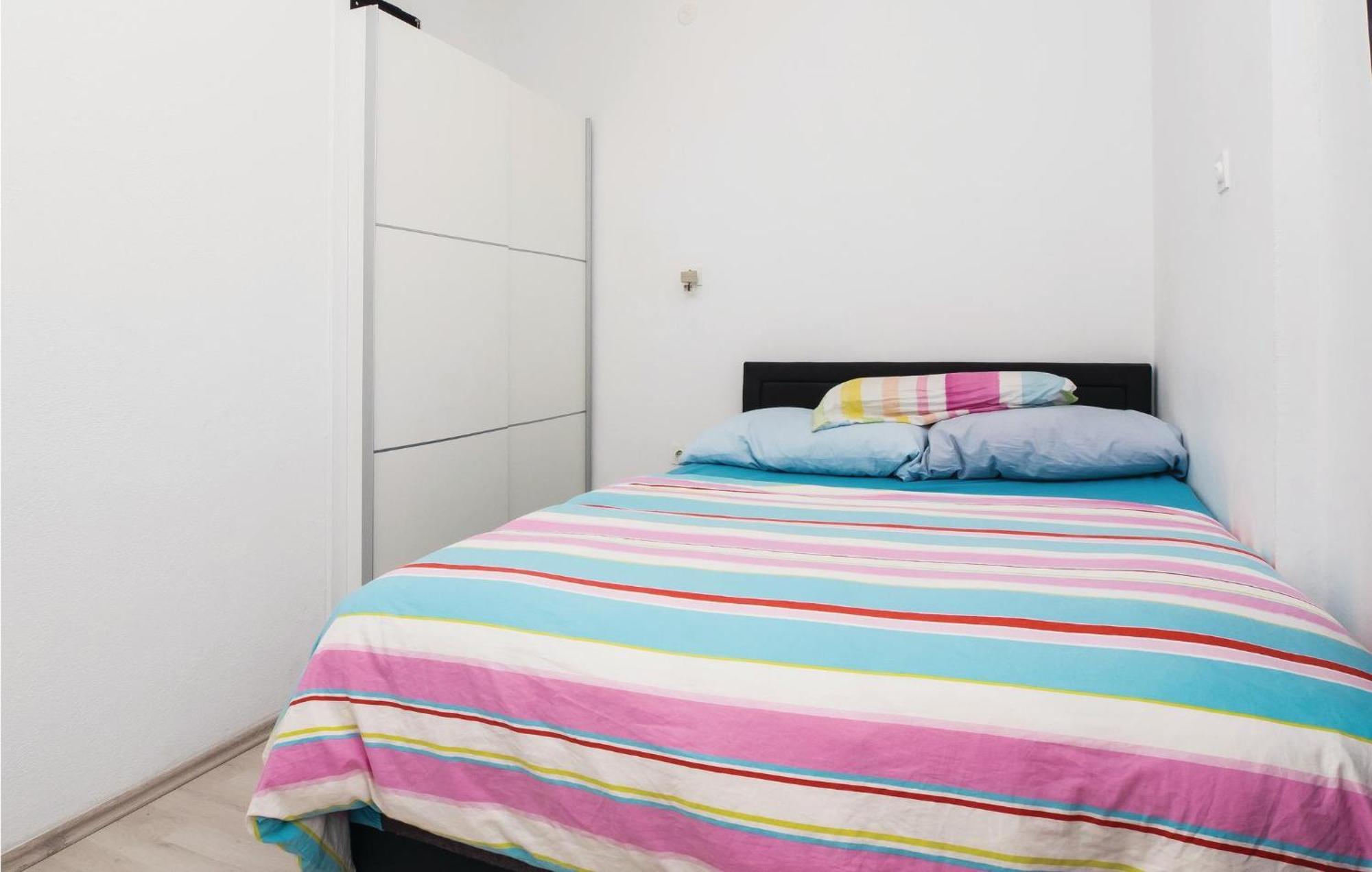 Cozy Apartment In Split With Kitchenette Buitenkant foto