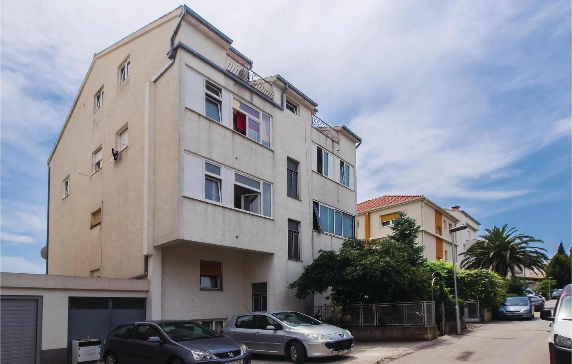 Cozy Apartment In Split With Kitchenette Buitenkant foto