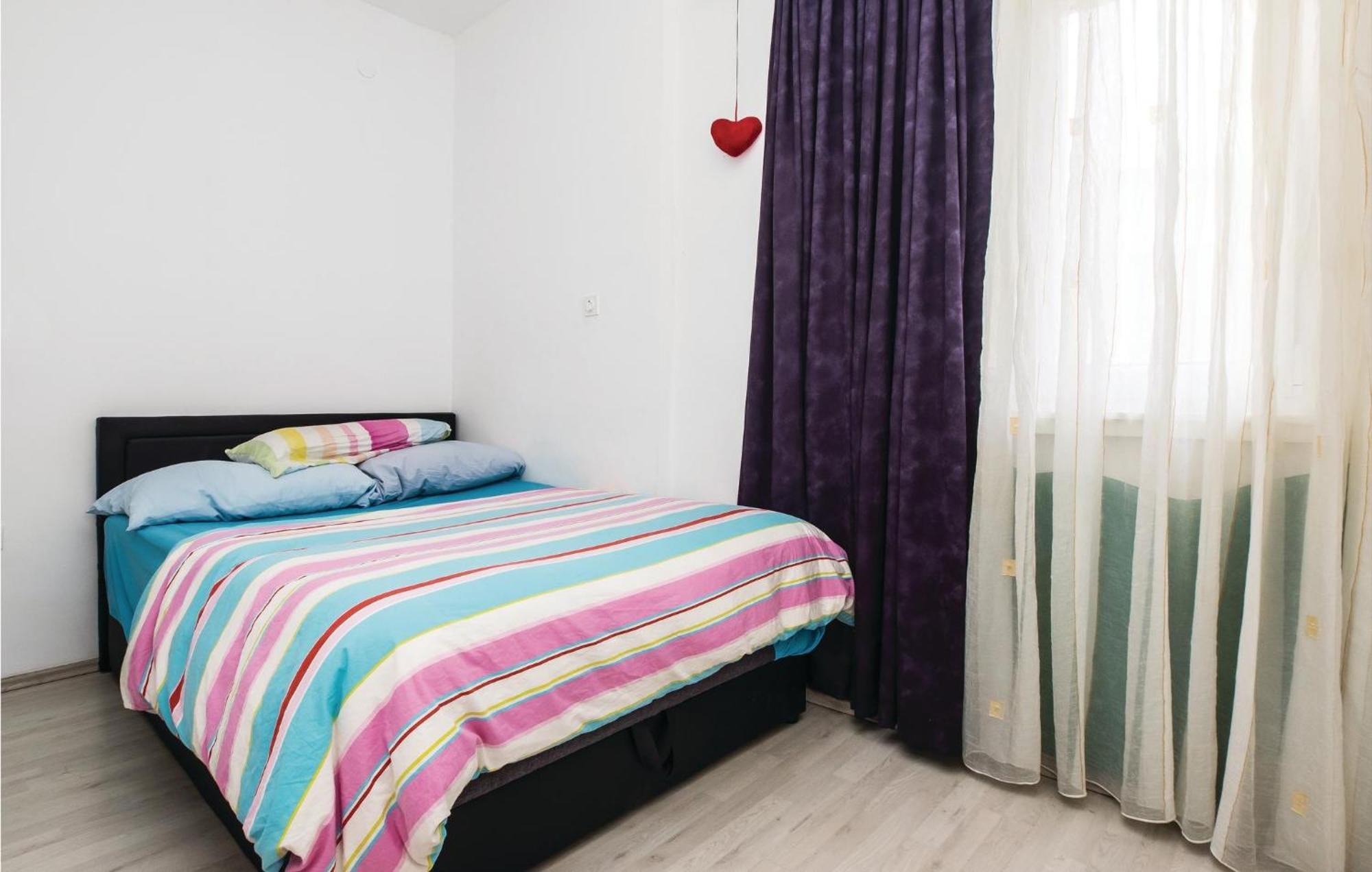 Cozy Apartment In Split With Kitchenette Buitenkant foto